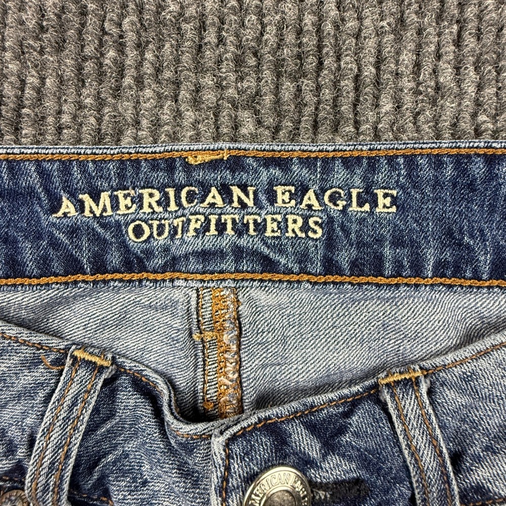 American Eagle Tomgirl Womens Size 4 Distressed Denim Shorts Blue 1572-8904-431 - Picture 2 of 13